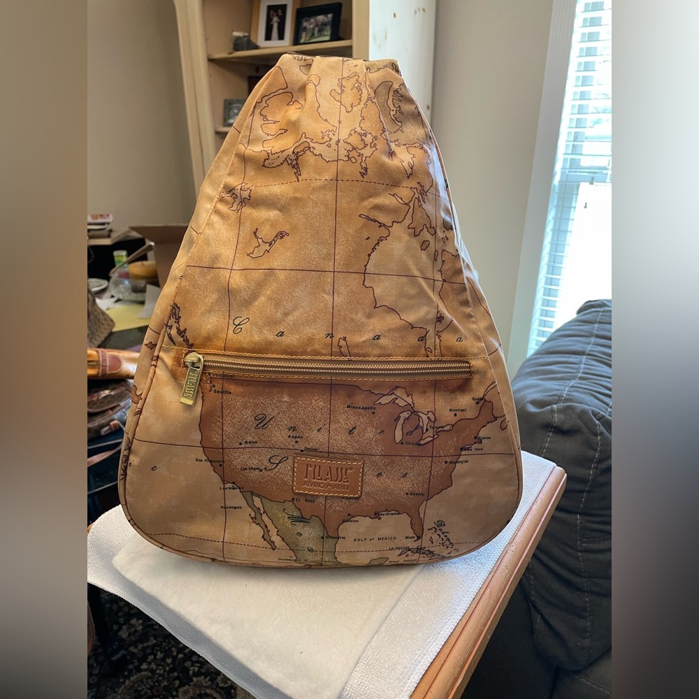 Alviero Martini Tan Map Print Sling Backpack Featuring United States - Picture 2 of 13